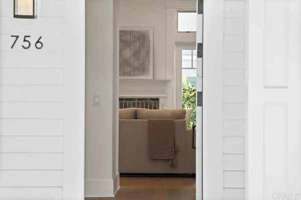 750  756 E AVE, Coronado, CA 92118