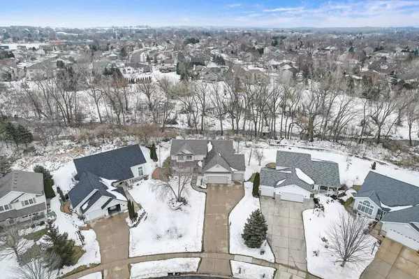 707 Lochmoore Drive, Waunakee, WI 53597