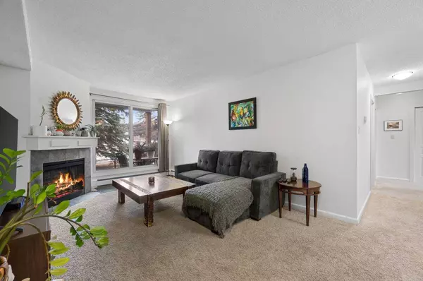 6400 Coach Hill RD SW #111, Calgary, AB T3H 1B8