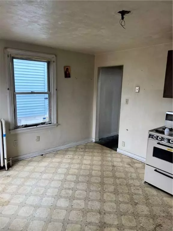 1403 Pennsylvania Ave, West Mifflin, PA 15122