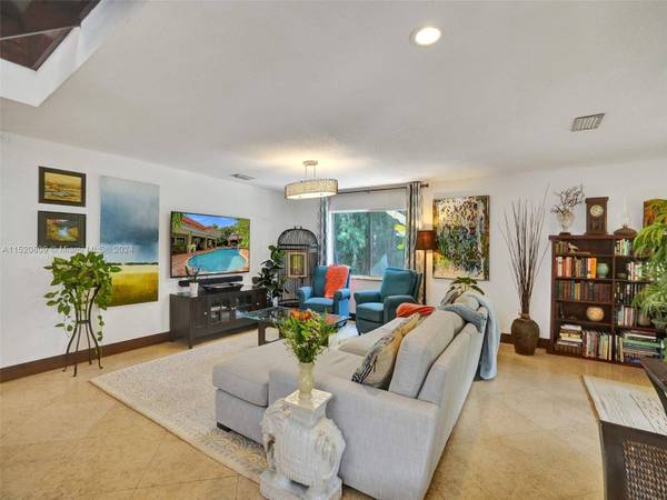 8815 SW 59th Ter, Miami, FL 33173
