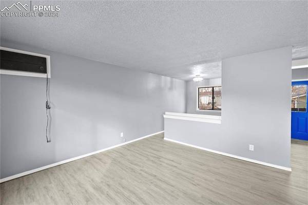 2113 Fernwood DR, Colorado Springs, CO 80910