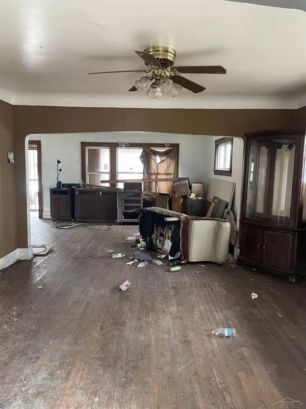 1407 Greenway Avenue, Flint, MI 48504