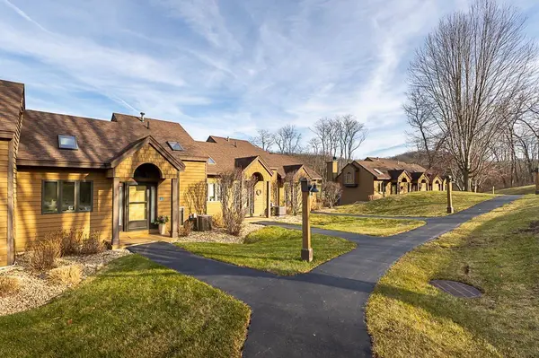 7 Creekwood Lane, Galena, IL 61036