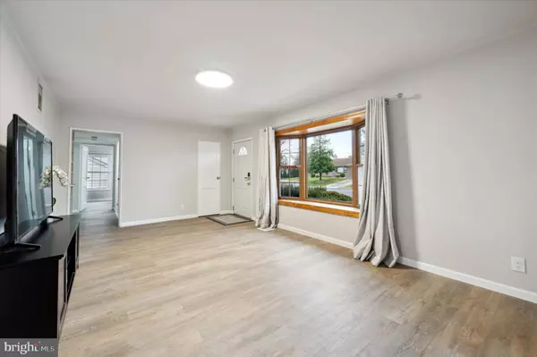 248 N OXFORD VALLEY RD, Fairless Hills, PA 19030