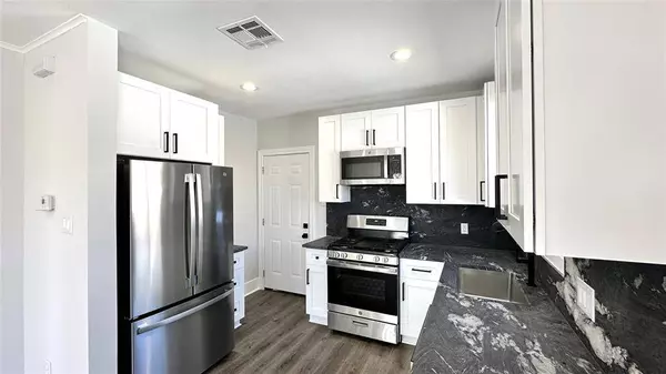 5428 Avenue P, Galveston, TX 77551