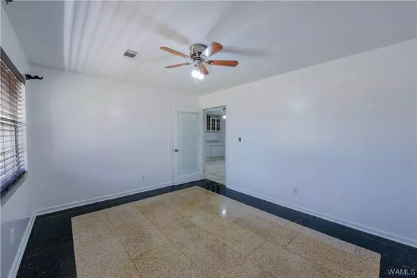 1720 9TH ST N, Tuscaloosa, AL 35406