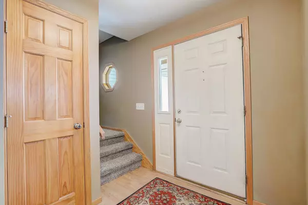 707 Lochmoore Drive, Waunakee, WI 53597