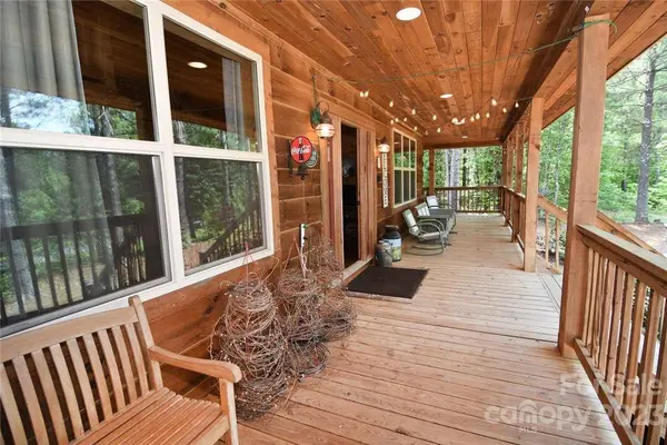 1642 Nob Hill LN, Collettsville, NC 28611