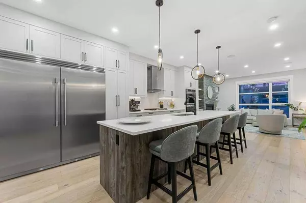 1404 43 ST SW, Calgary, AB T3C 2A2