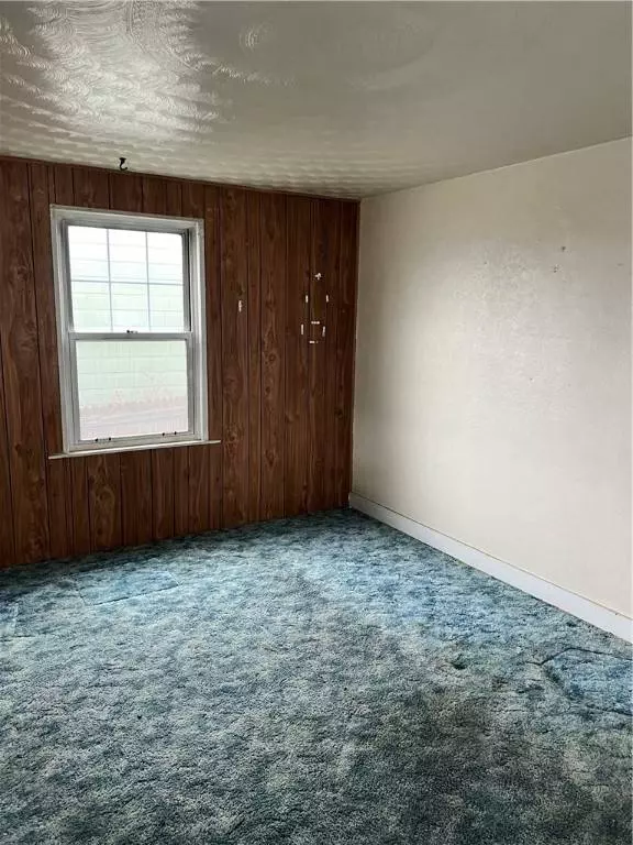 1403 Pennsylvania Ave, West Mifflin, PA 15122