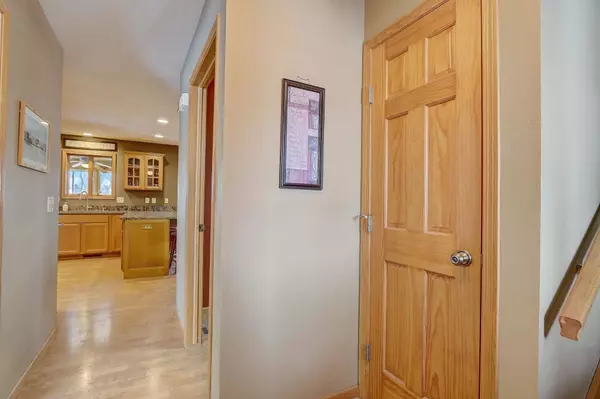 707 Lochmoore Drive, Waunakee, WI 53597