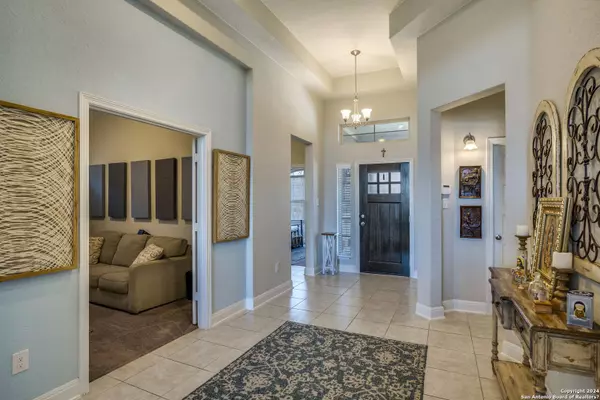 709 Oitavos St, Schertz, TX 78108