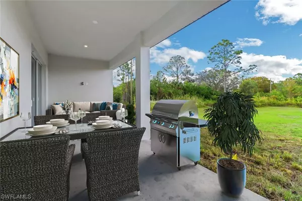 2705 E 9th ST, Lehigh Acres, FL 33936