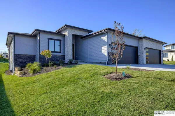 3502 S 214 Street, Elkhorn, NE 68022