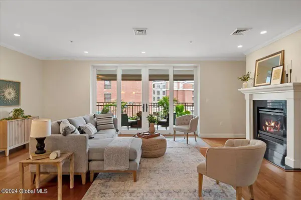 38 High Rock Avenue #4E, Saratoga Springs, NY 12866