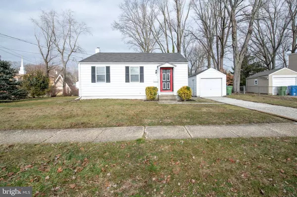 4 EDISON RD, Cherry Hill, NJ 08034