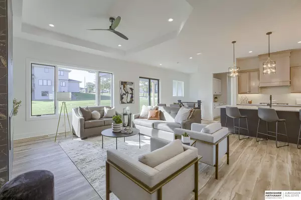 3502 S 214 Street, Elkhorn, NE 68022