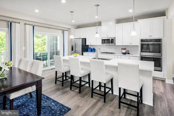 10710 LARKSWOOD ST, Middle River, MD 21220