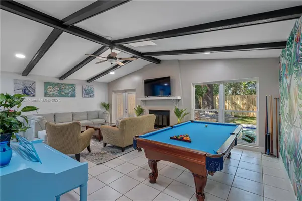 8321 W Pocahontas, Tampa, FL 33615