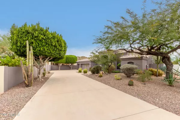 6047 E VERMILLION Circle, Mesa, AZ 85215