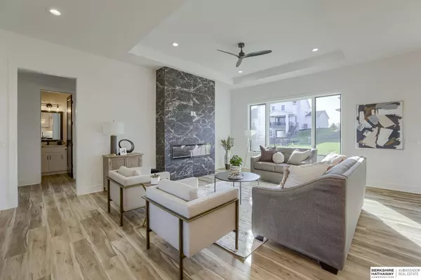 3502 S 214 Street, Elkhorn, NE 68022