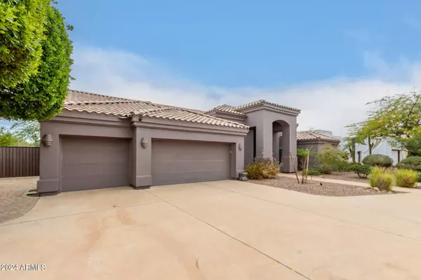 6047 E VERMILLION Circle, Mesa, AZ 85215
