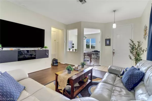 2007 NW 1st ST, Cape Coral, FL 33993