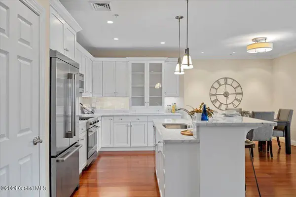 38 High Rock Avenue #4E, Saratoga Springs, NY 12866