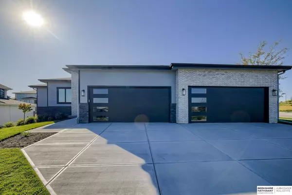 3502 S 214 Street, Elkhorn, NE 68022