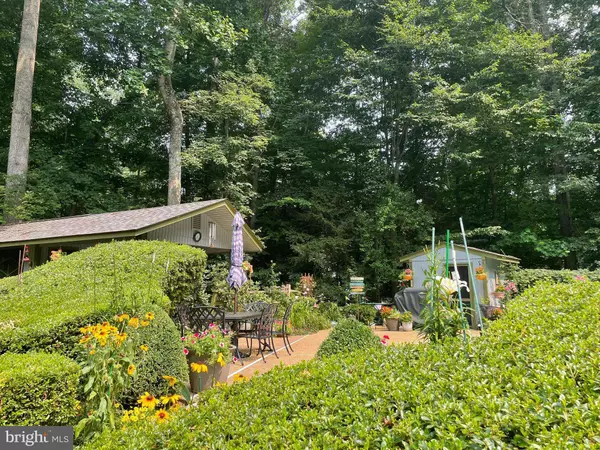 7101 WOODGLEN CT, Fairfax Station, VA 22039