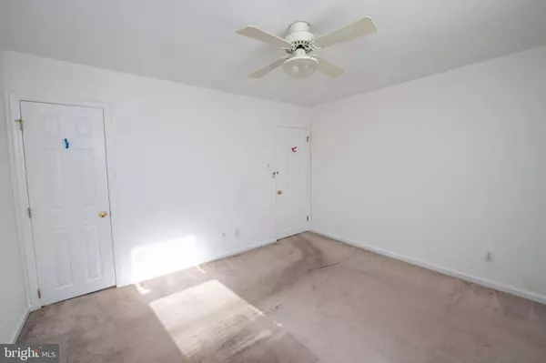 4 EDISON RD, Cherry Hill, NJ 08034