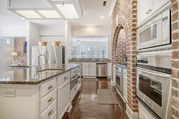 3880 Laurel Point Ln, Johns Island, SC 29455