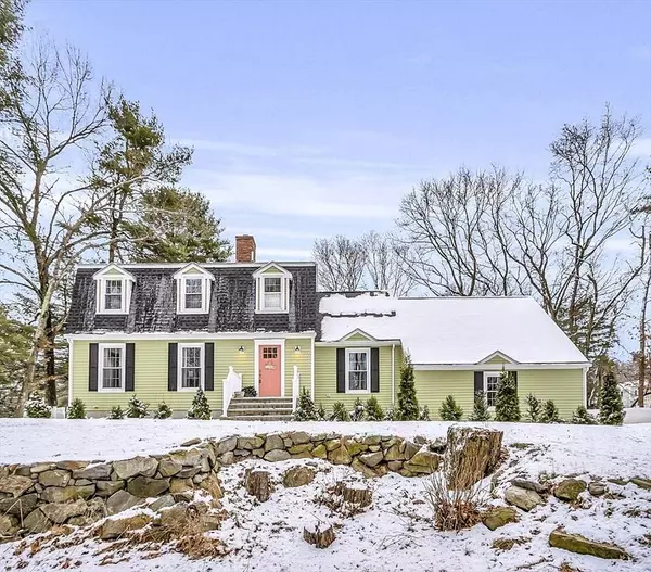 2 Greenbriar Cir, Andover, MA 01810