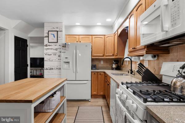 101 PEACH RD, Marlton, NJ 08053