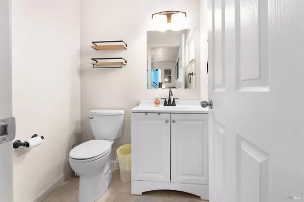 79 Nancy LN, Willits, CA 95490