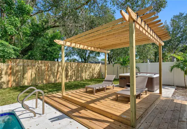 8321 W Pocahontas, Tampa, FL 33615