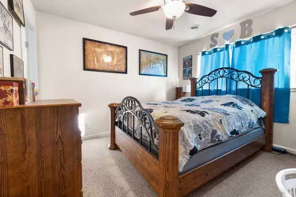 79 Nancy LN, Willits, CA 95490