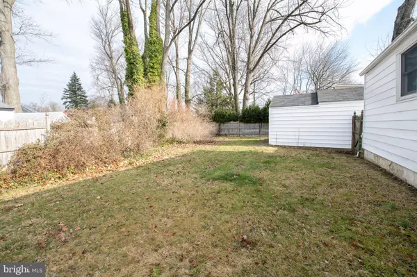 4 EDISON RD, Cherry Hill, NJ 08034