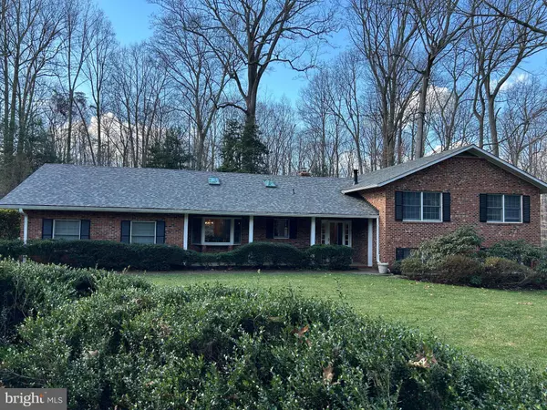 7101 WOODGLEN CT, Fairfax Station, VA 22039