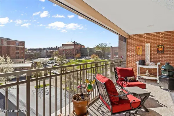 38 High Rock Avenue #4E, Saratoga Springs, NY 12866