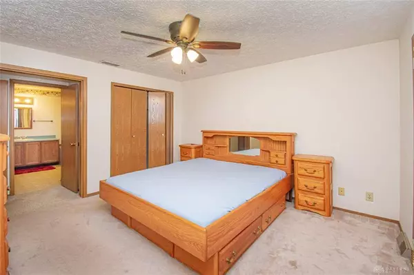 108 Lakengren Drive, Eaton, OH 45320