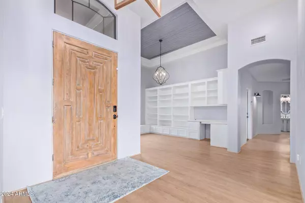 6047 E VERMILLION Circle, Mesa, AZ 85215