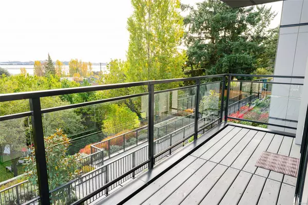 119 Haliburton St #204, Nanaimo, BC V9R 4V8