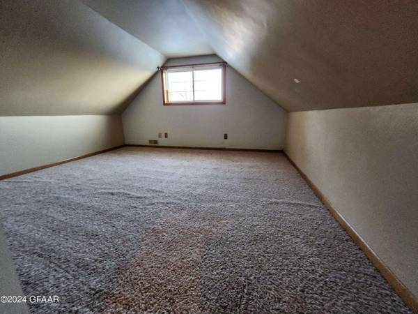 324 MADISON Avenue, Neche, ND 58265