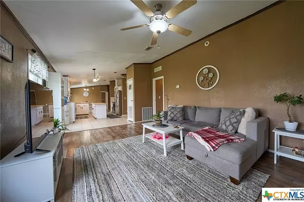 4801 Crossover RD, San Marcos, TX 78666