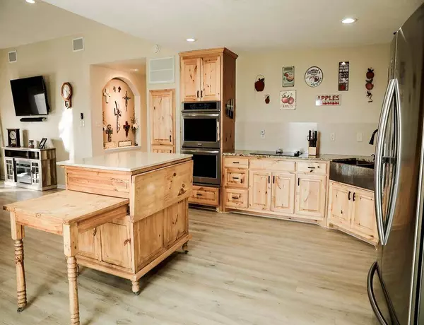 12373 Fm 532, Hallettsville, TX 77964