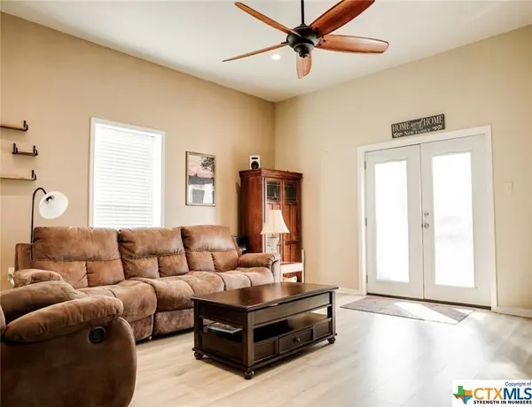 12373 Fm 532, Hallettsville, TX 77964