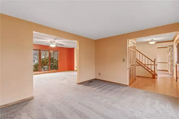 1339 Cherry Wood WAY, Uniontown, OH 44685