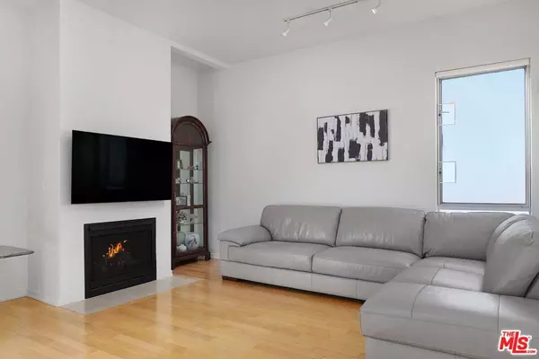 12411 Pacific Ave #202, Los Angeles, CA 90066